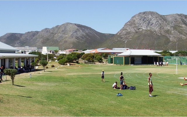 Gansbaai Sportliefhebbers in hul noppies 3